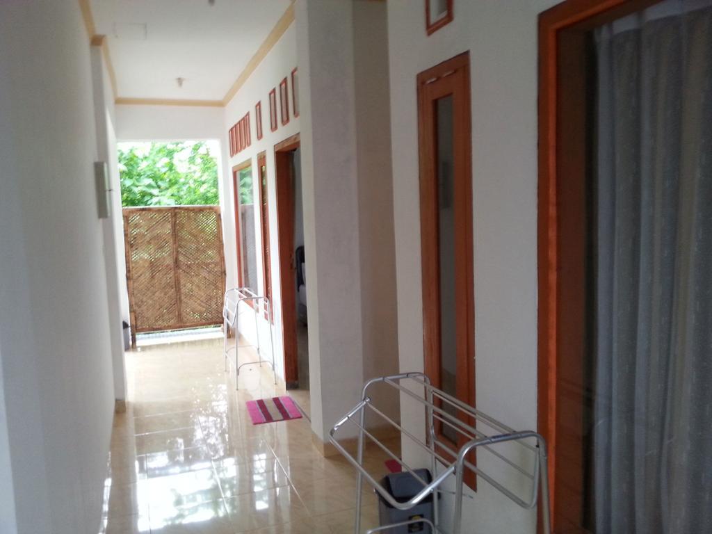 Krisna Homestay Kuta  Стая снимка