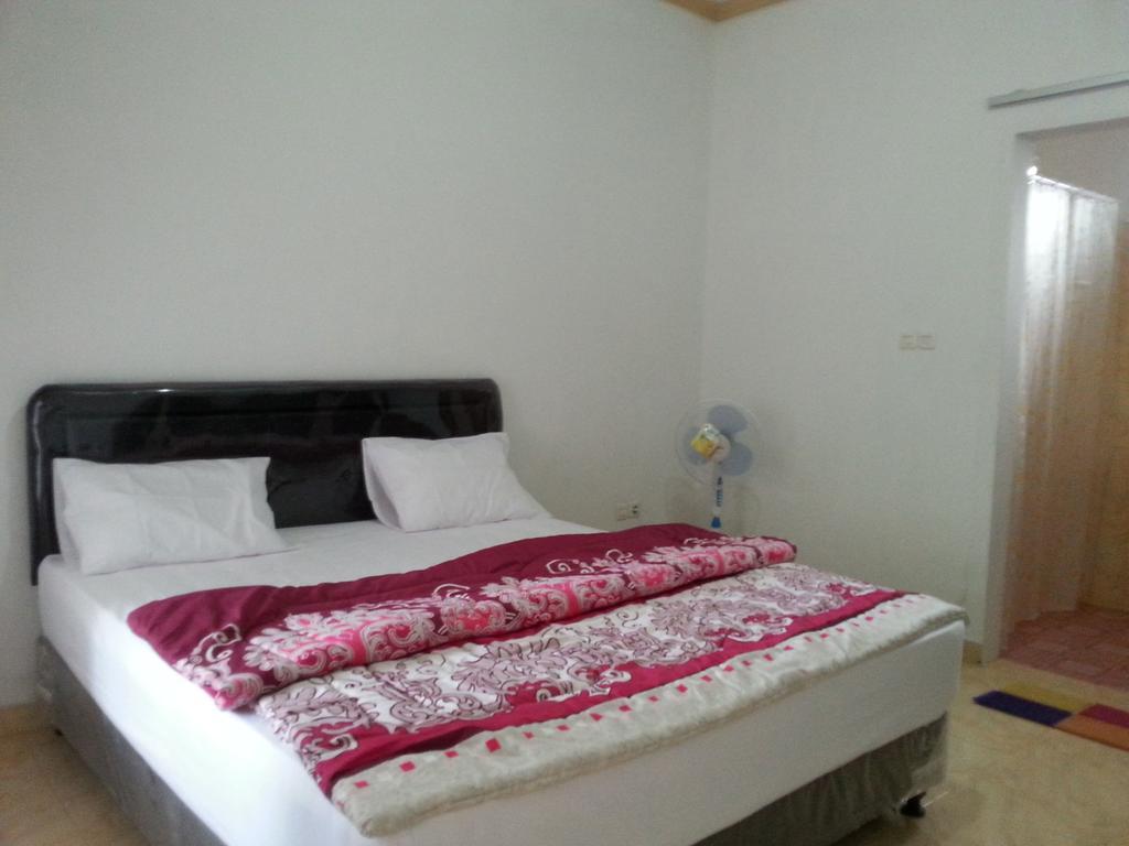 Krisna Homestay Kuta  Стая снимка