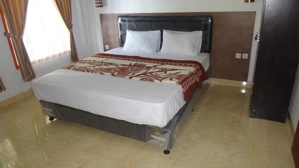 Krisna Homestay Kuta  Стая снимка