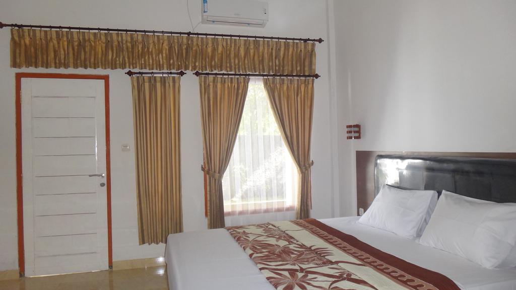 Krisna Homestay Kuta  Стая снимка